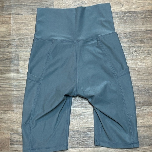 Wolven sustainable women's recycled slate
gray biker shorts - Picture 2 of 6